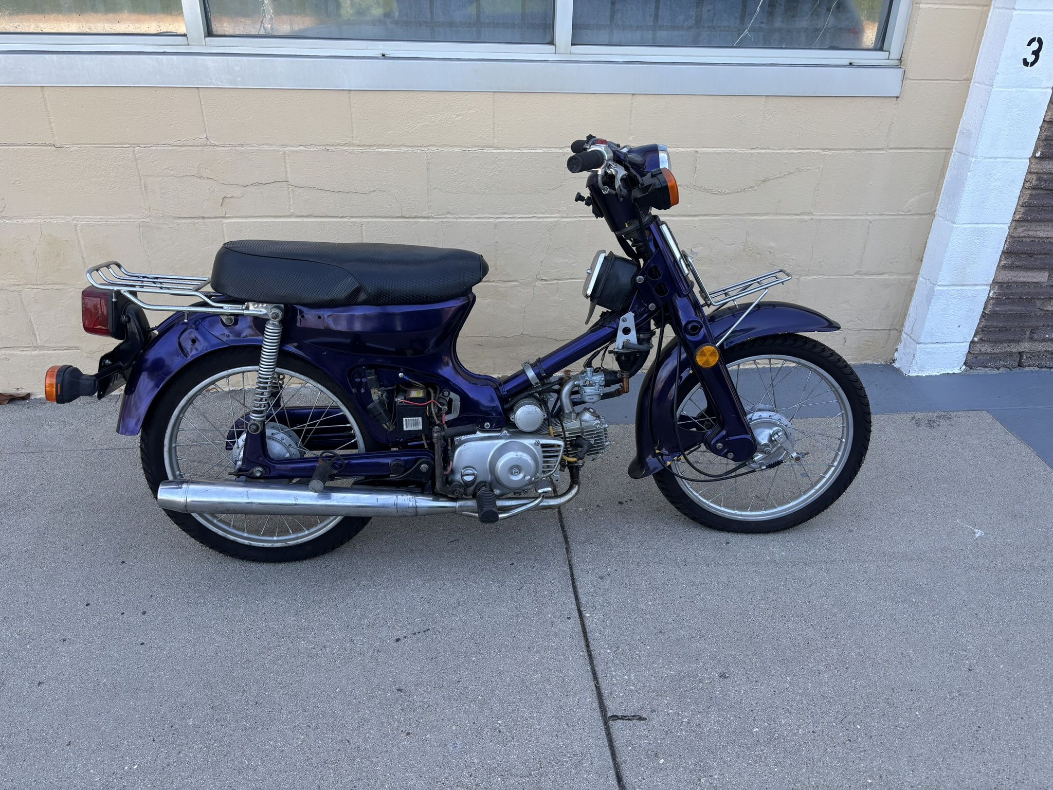 Custom Honda C70 Motorbike With CA Plates 