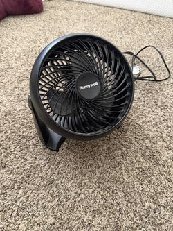 Honeywell TurboForce HT-900 Table Desk Fan