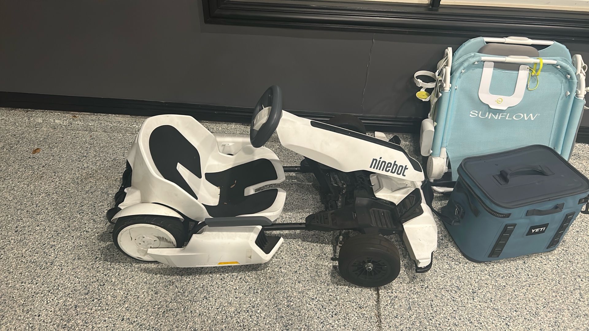 Ninebot Gokart A Little Piece In The Back Is Broken So It Won’t Connect But If You Fix It It Can Up To Almost 40 Mph Also Comes With Hoverboard