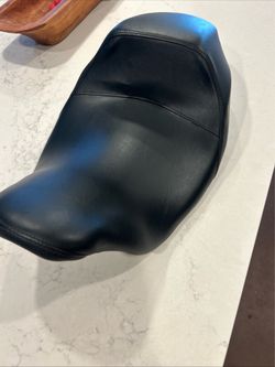 HARLEY DAVIDSON OEM TOURING 2008-PRESENT SOLO SEAT P52000634