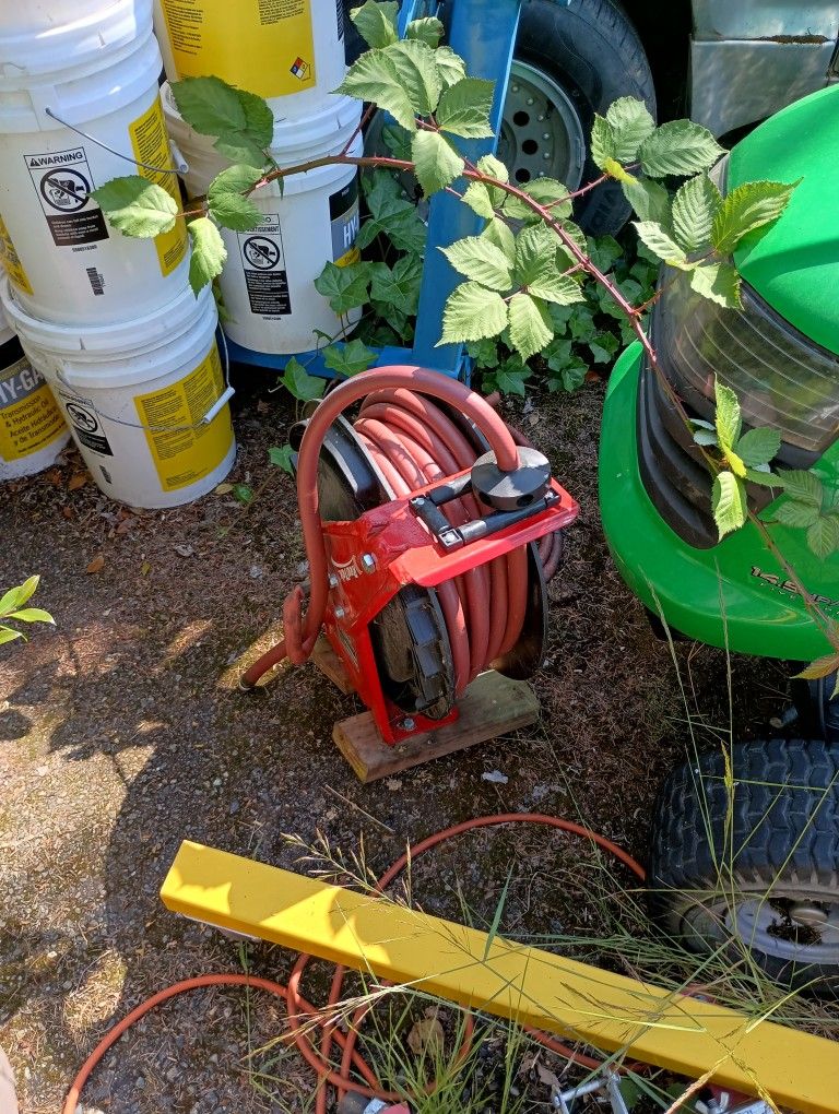Air Compressor Hose And Reel 80ft.