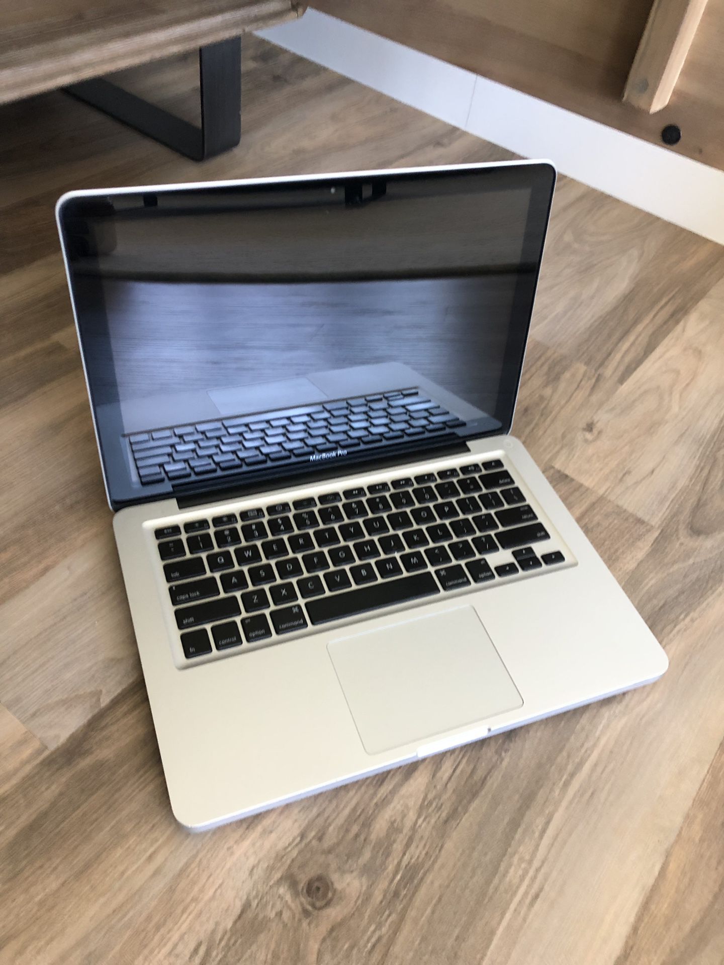 2010 MacBook Pro (excellent condition)