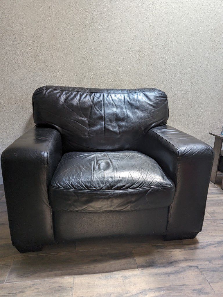 Italian Leather Lounge Chair 