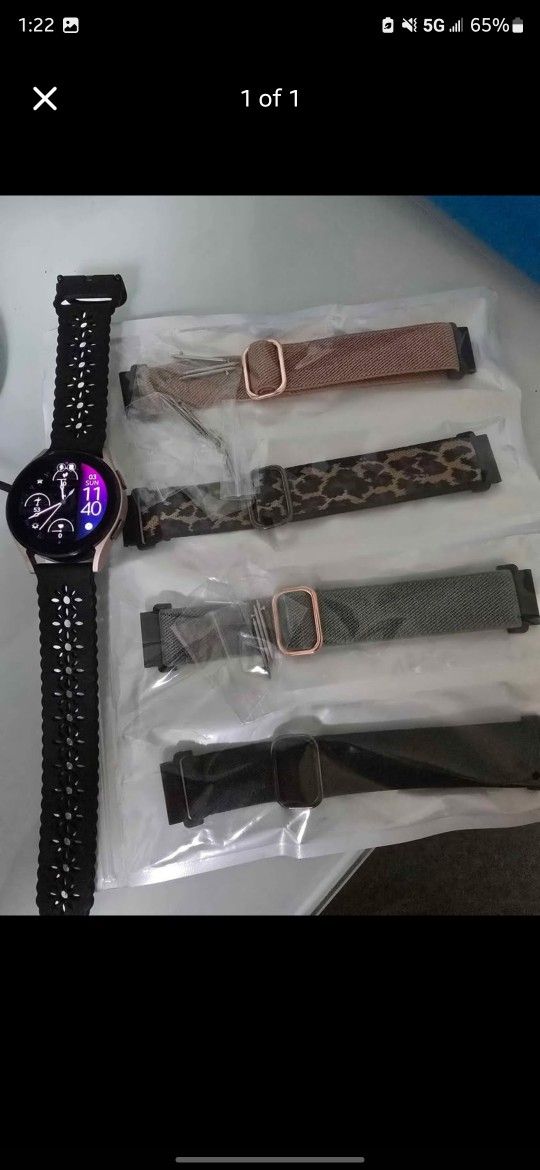 Galaxy Watch 4 W/ Bands & Charger