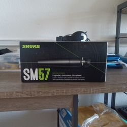 Shure SM57 Cardioid  Dynamic Black