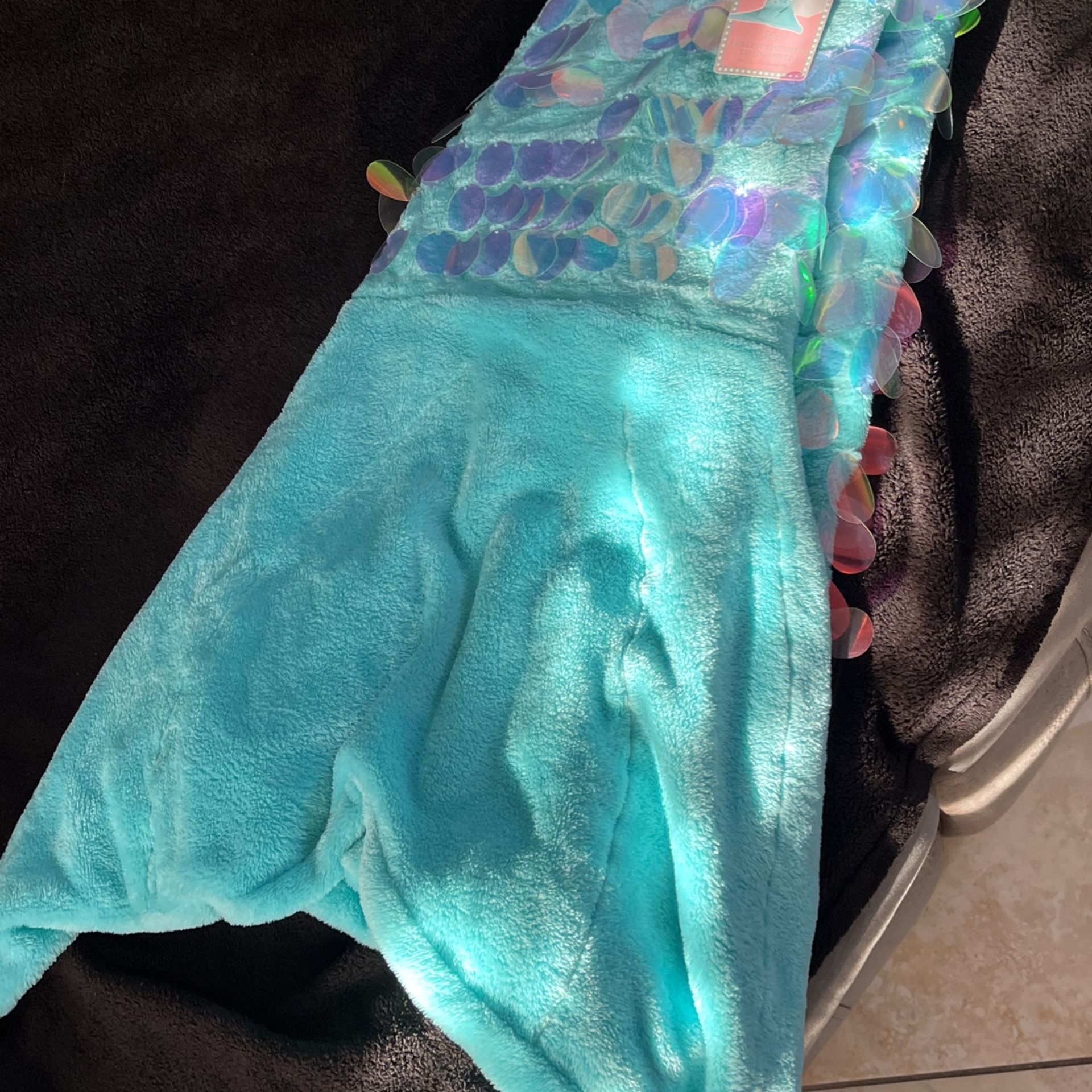 Justice MERMAID 🧜🏼♀️ TAIL BLANKET -If Posted It’s Available ! More Mermaid In Profile