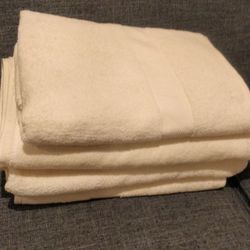 New Bath Towels XL $10 Each 