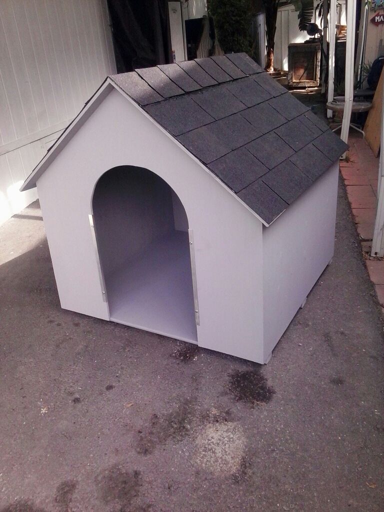 3' x 3' x 3' new dog house