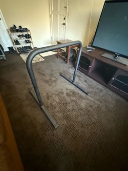 Base blocks pull up exercise bar