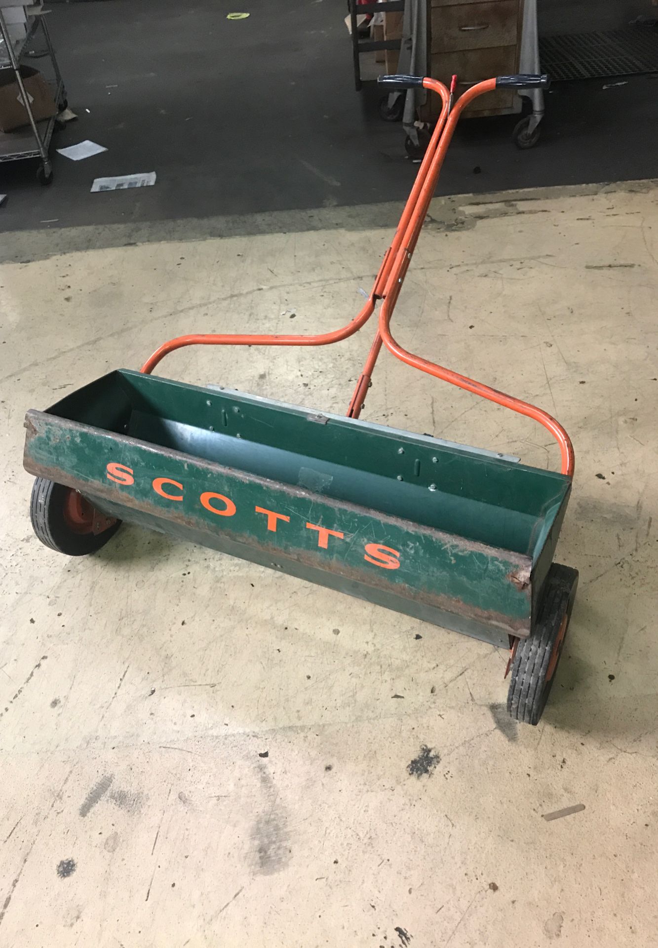Scott’s 36 inch spreader