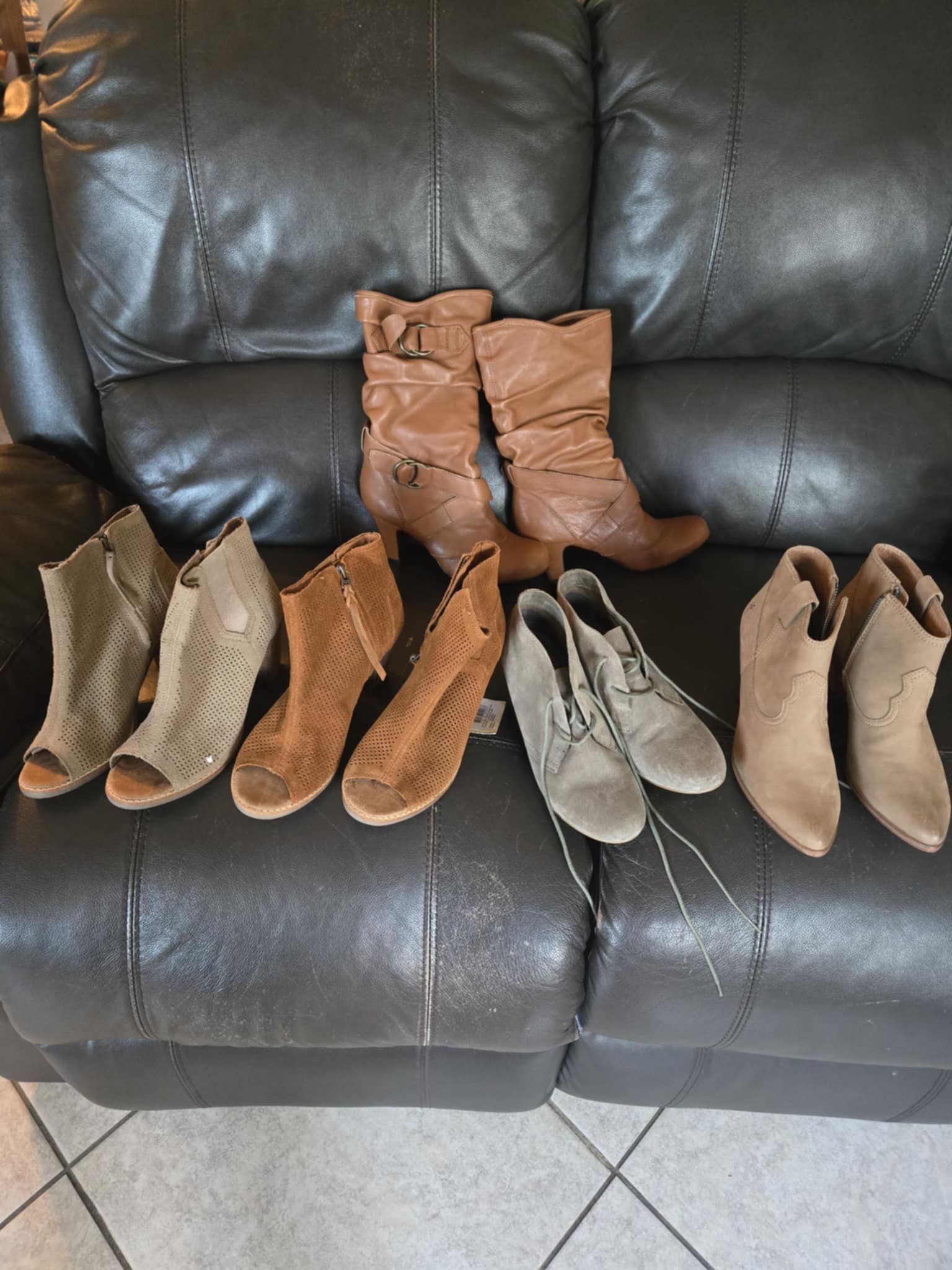 2 Bags Of Women Clothes All Brand  Selling For 3,4 And 5 Or All For A Good Price 