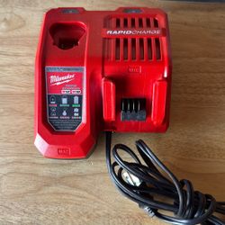 Milwaukee Rapid Charger 