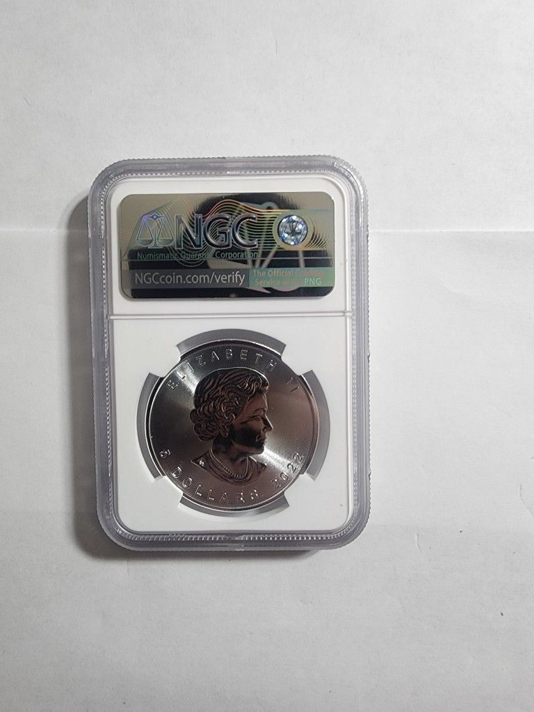 2022 Canada 1oz Silver Maple Leaf NGC MS69 - NGC 35th Label