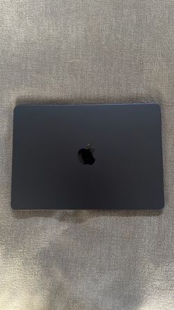 2024 13-inch M3 Chip MacBook Air