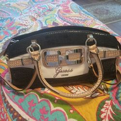 Guess  Bag/ Other Bags