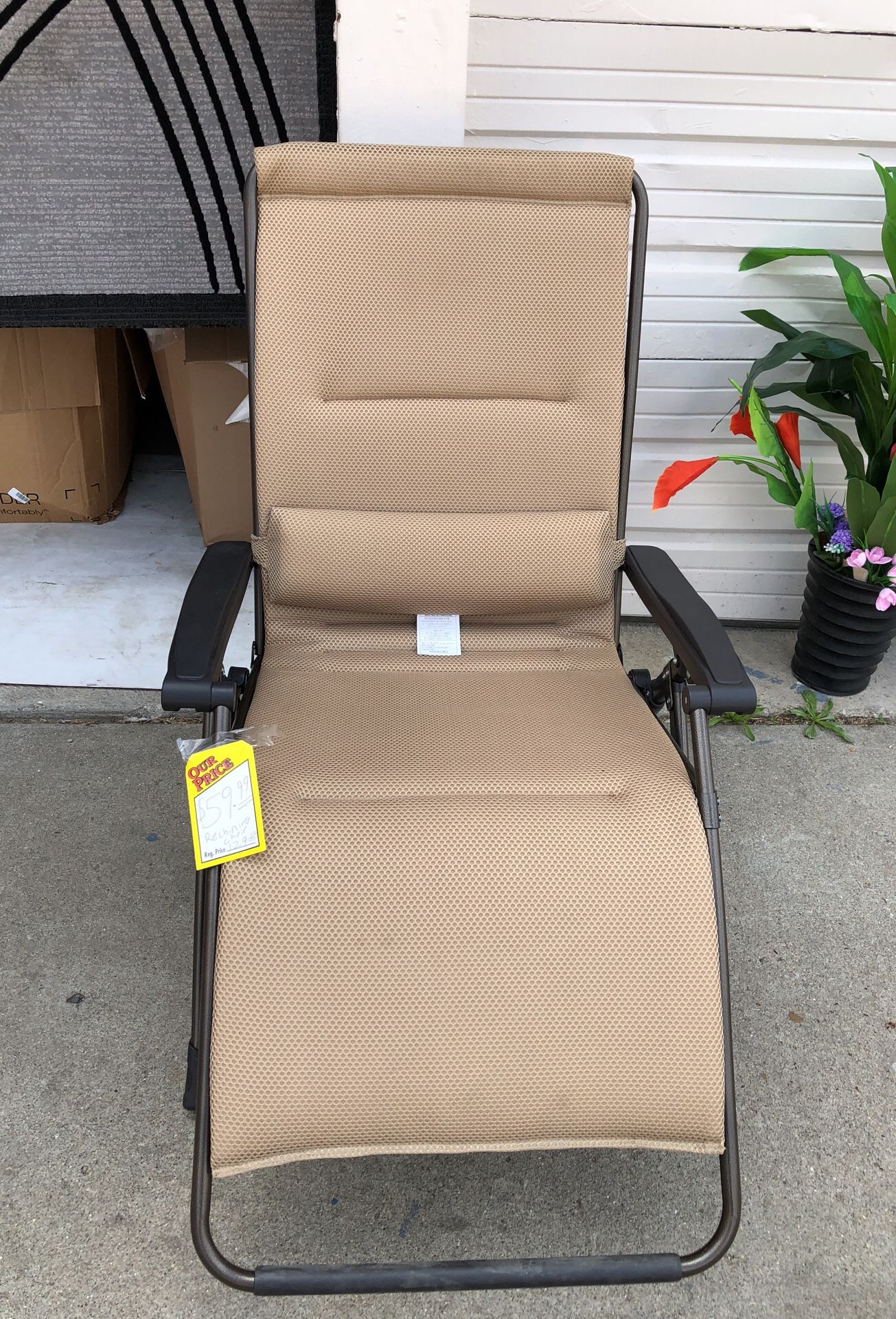 Destination summer never-rust aluminum padded relaxer 50% OFF
