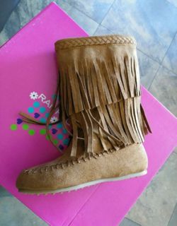 Girl boots