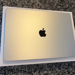 Apple - MacBook Pro 16" Laptop - M3 Pro chip Built for Apple Intelligence - 18GB Memory - 18-core GP