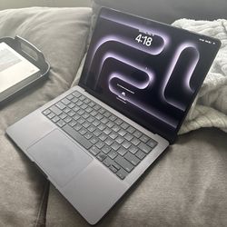 MacBook M3 Pro 2023
