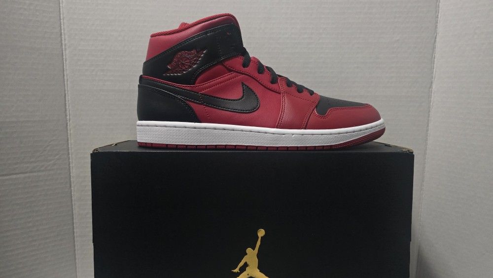 Jordan 1 MID