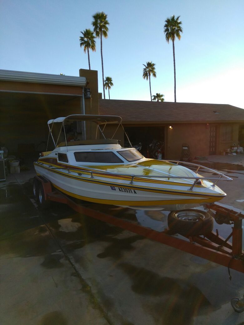1980s 24ft Omega daycruiser jet boat