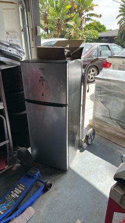 Mini fridge