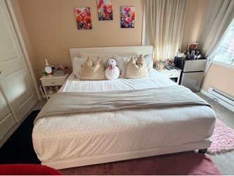 King bed and mattress