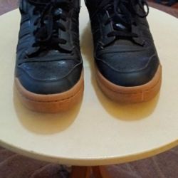 Adidas Classic Low Cut Sneakers