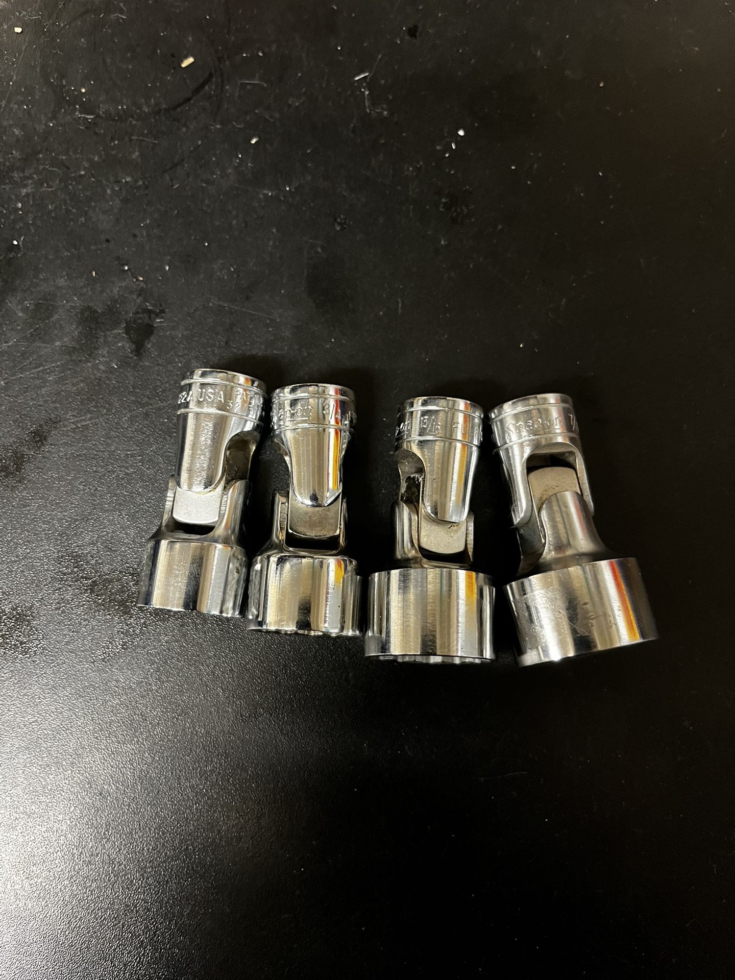 Snap-on Swivel Sockets