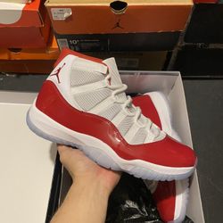 DS Jordan Cherry 11s size 10.5 