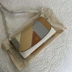 NWT Tory Burch Robinson Chain Wallet