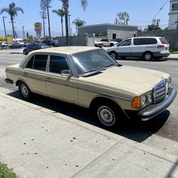 1983 Mercedes Benz 300D Turbo Diesel