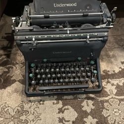 Vintage Underwood Typewriter