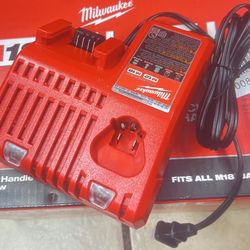  M18 12-Volt/18-Volt Lithium-Ion Multi-Voltage  Charger