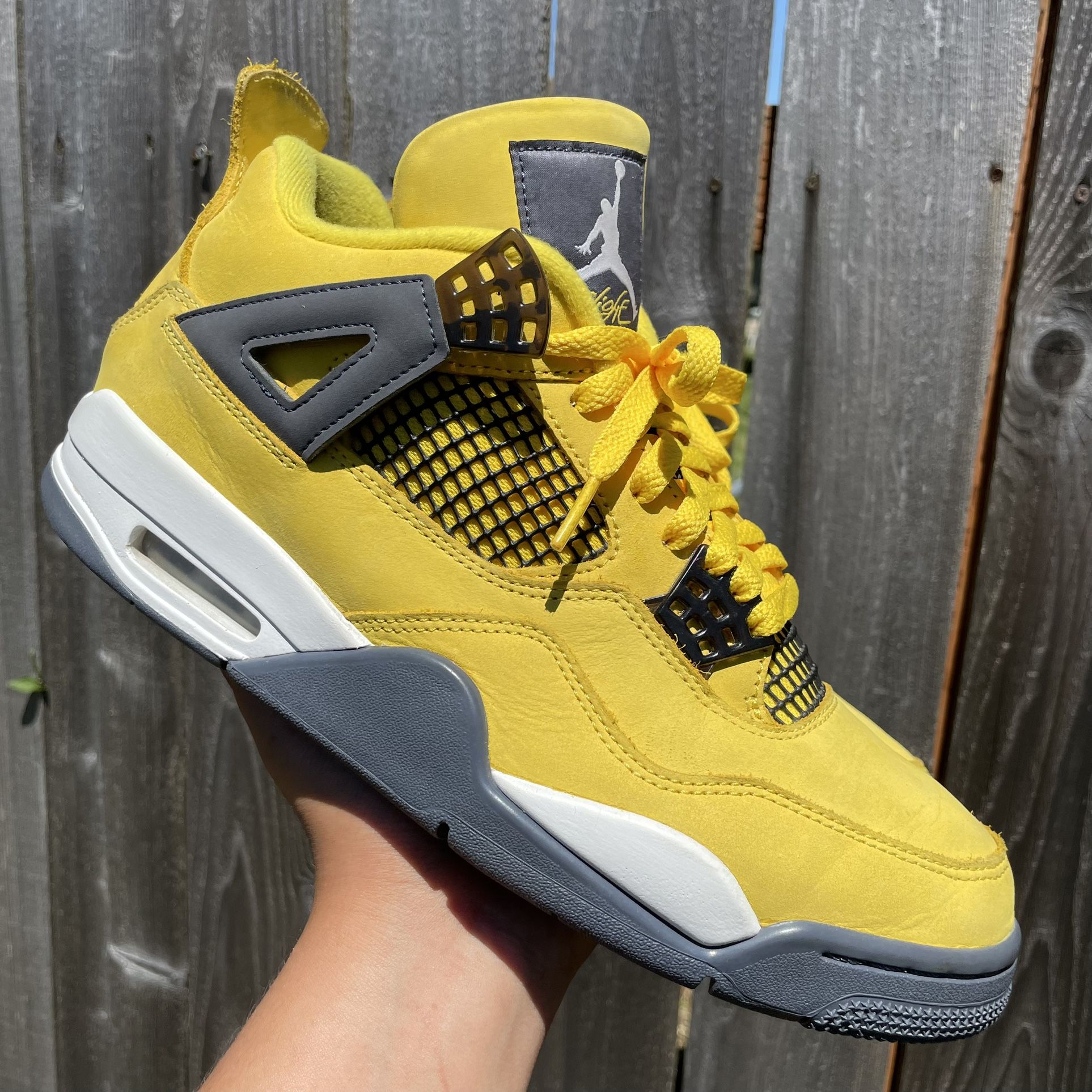 Nike Air Jordan 4 “Lightning” Size 9.5