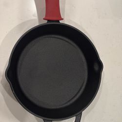 Tramontina 10 Inch Cast Iron Skillet with Red Silicone Hot Handle Holder