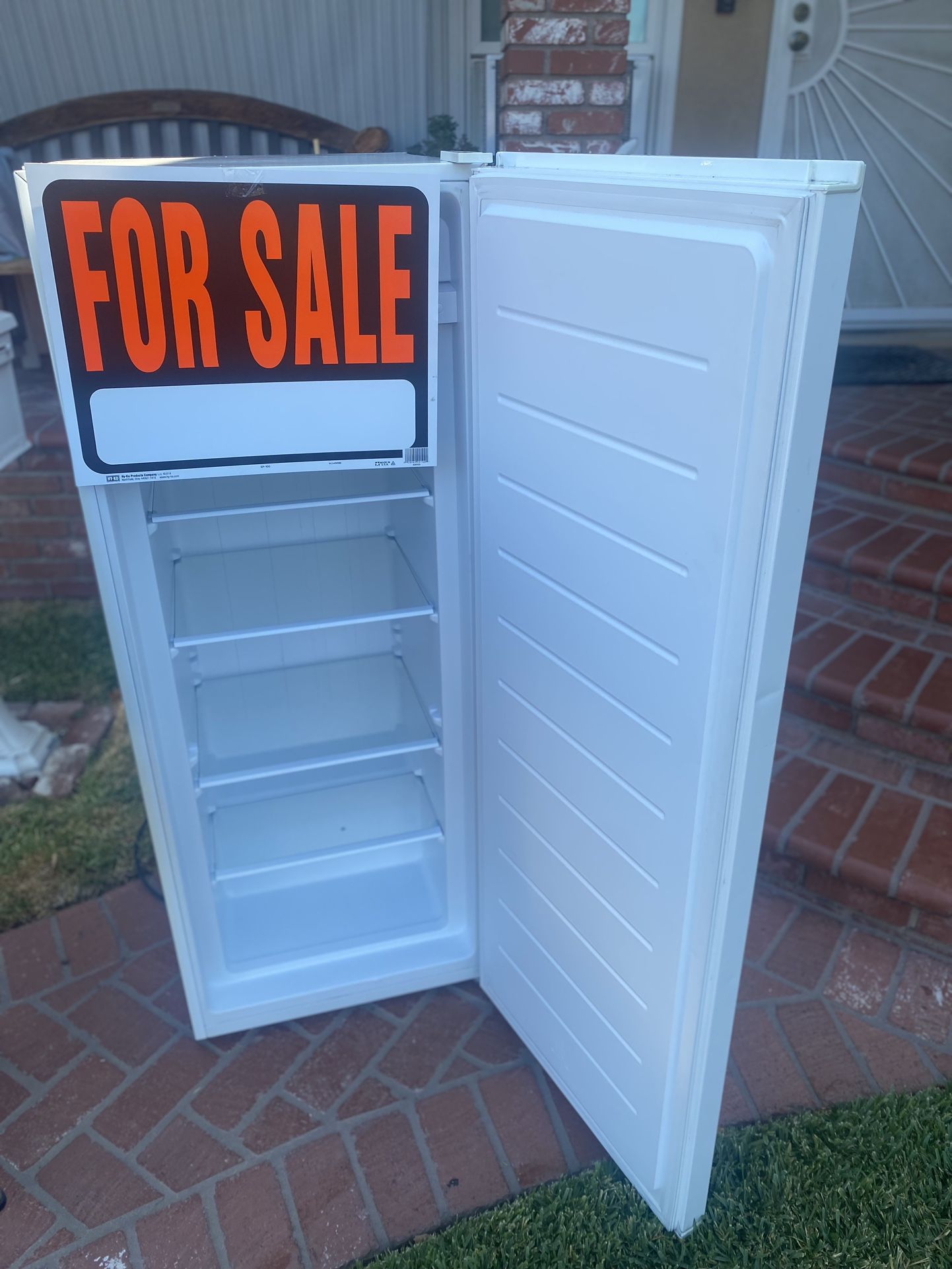 Insignia Freezer (works)