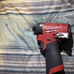 Milwaukee M12 Fuel Impact Driver