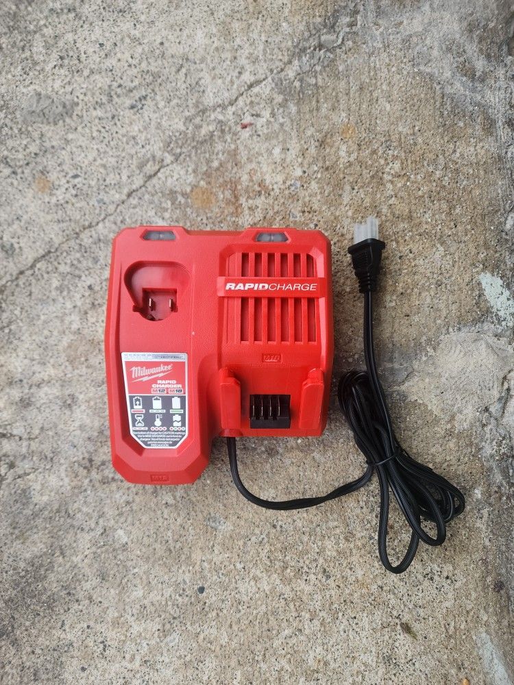 Milwaukee M18/12 Rapid Charger