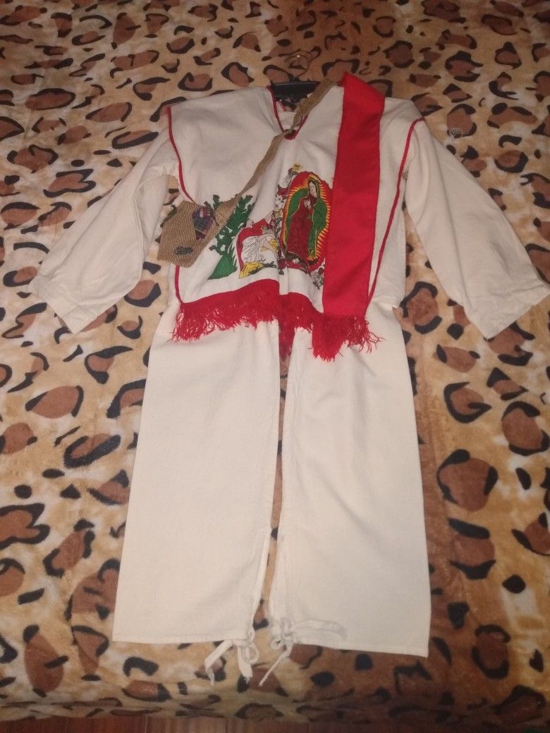 Traje Típico Para El 12 De Diciembre Completo$ 40 Obo