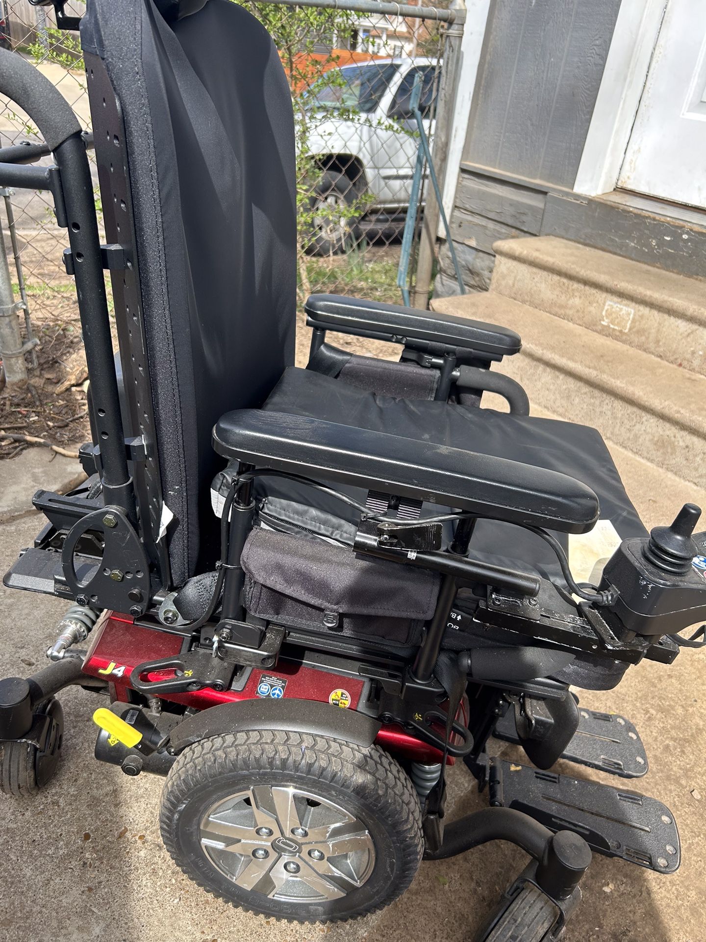 Quantum J4 Tilt And Recline Power chair