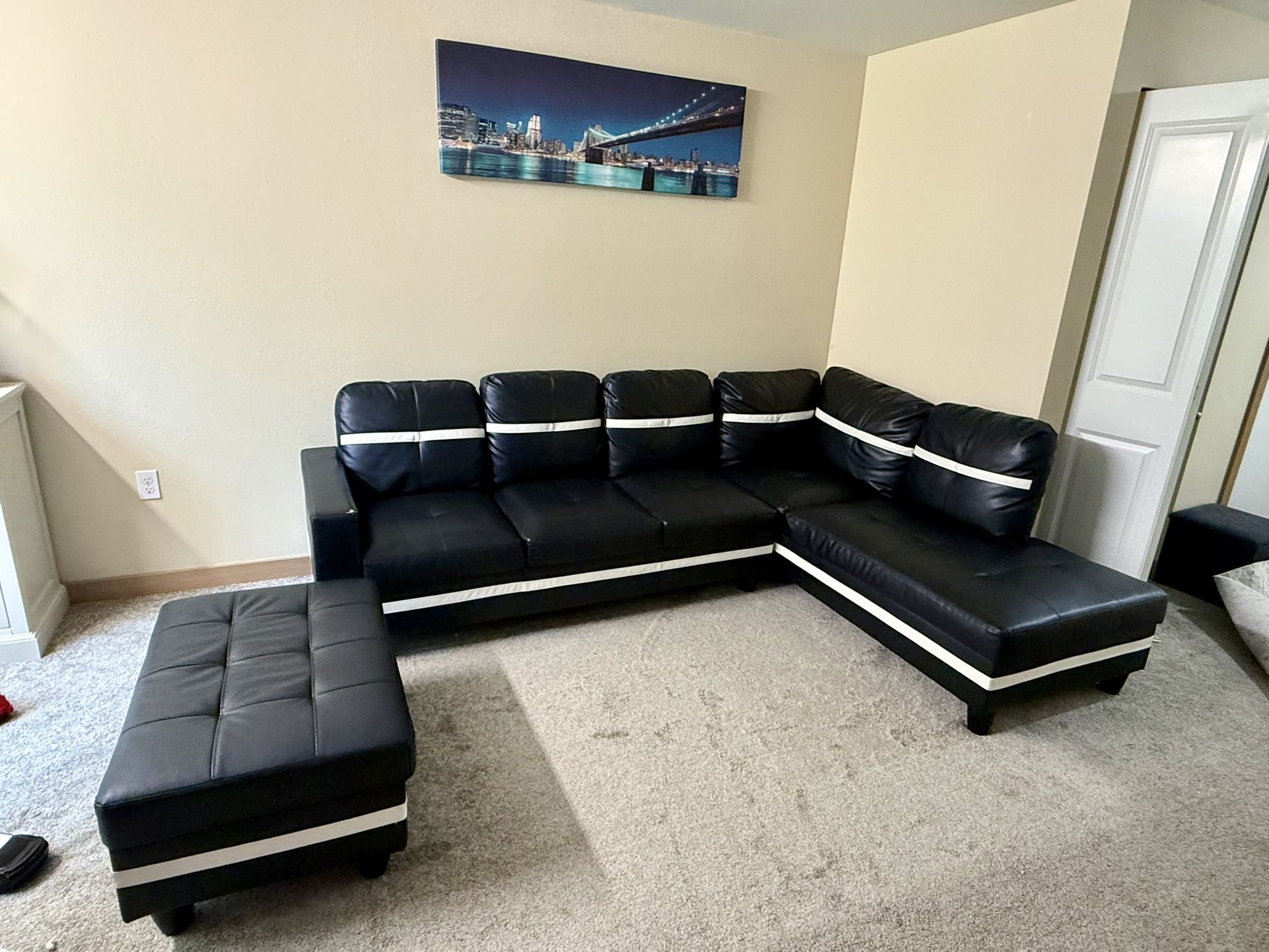 Sectional Sofa with ottoman and pillows