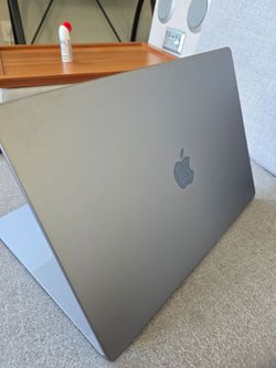 Fast 2021 MacBook Pro A2485,M1 Max,64Gb,1Tb,16” LCD Screen, Good Battery,Original AC Charger, Excellent Condition,Space Gray,Office 2022,Golden Gate M