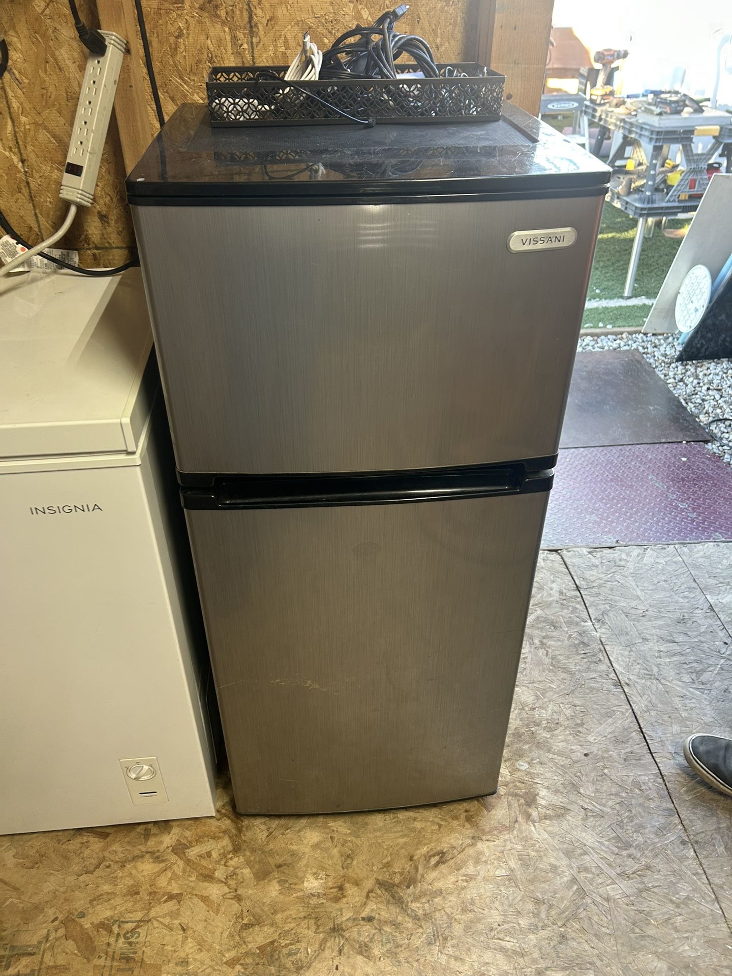 Vissani Frige 3’10” Tall