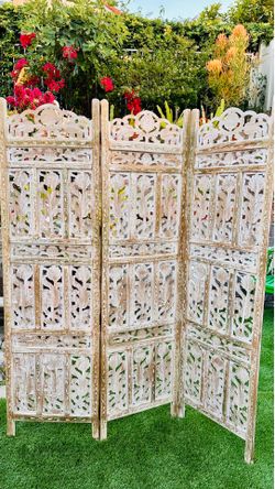 HAND CARVED WOOD ROOM DIVIDER
