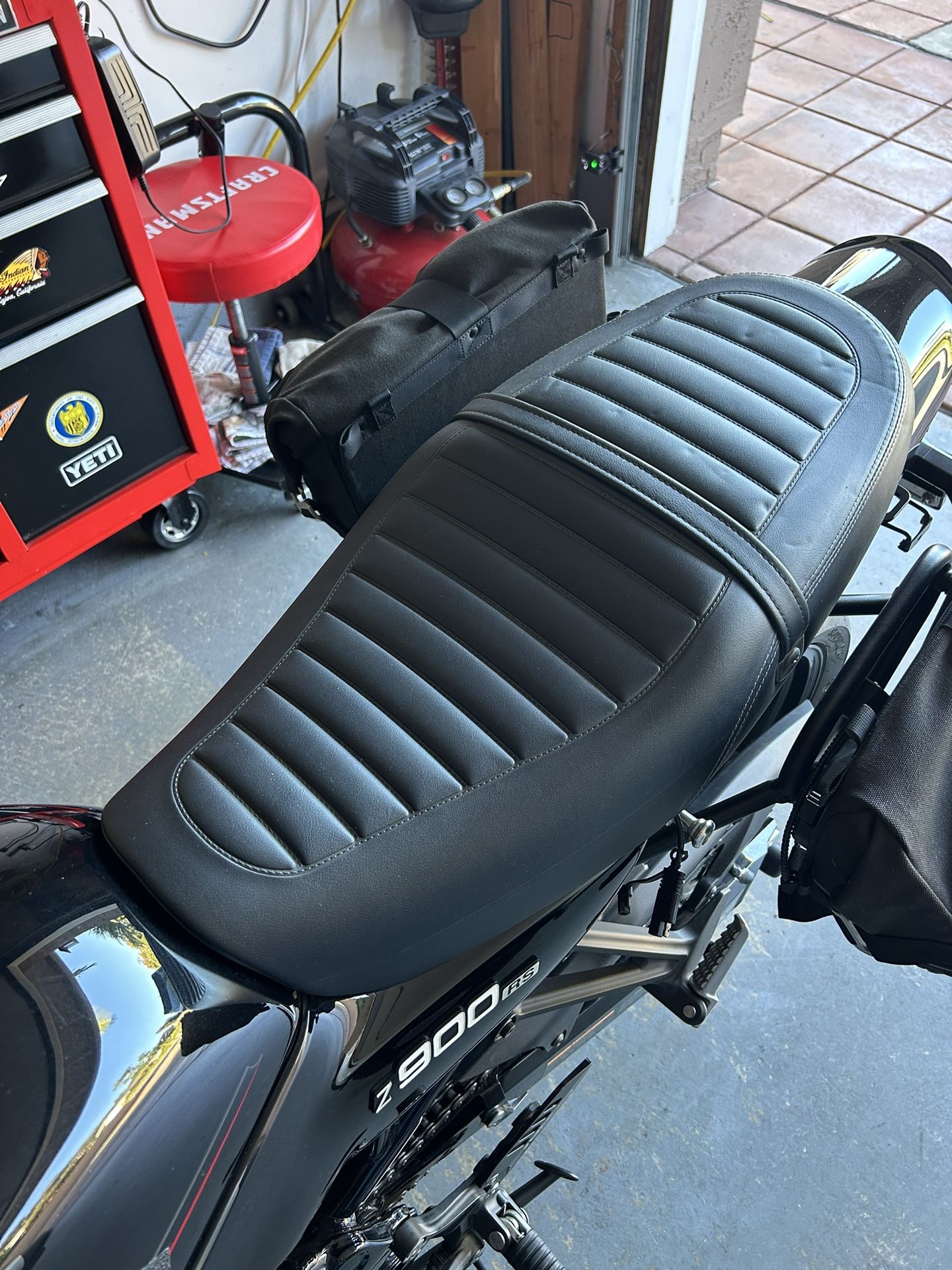2025 Kawasaki Z900RS Seat