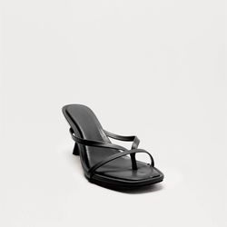 Black Fashion Nova Heels Size 5 