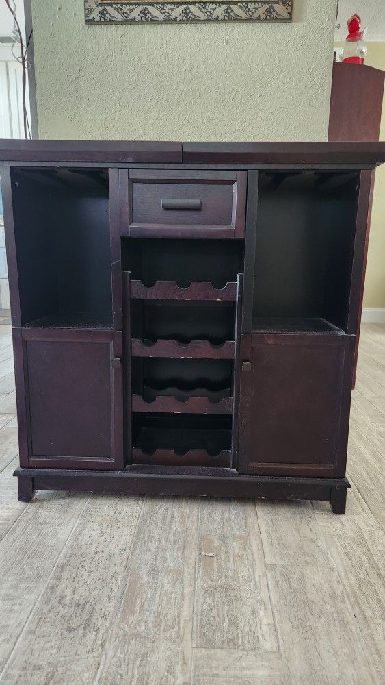 Tuscan Expandable Wine Bar 20 for Sale in Tampa, FL OfferUp