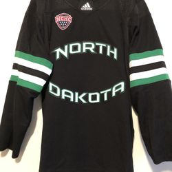 Adidas North Dakota University Fighting Hawks NCAA Adult Hockey Jersey 52 Large