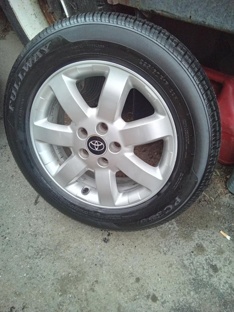 5x114.3 Toyota RAV4 On New 225-70-17